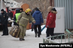 В квартиры уцелевших подъездов магнитогорцев пускают на несколько минут